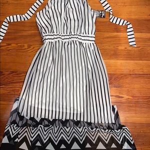 Sleeveless halter dress